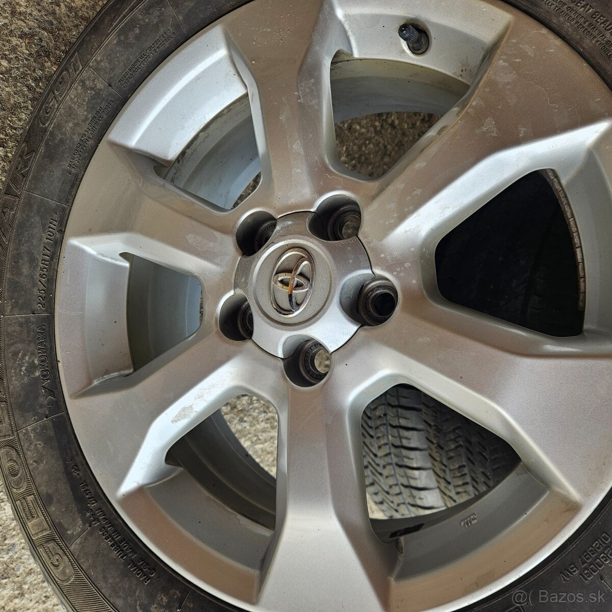 Toyota RAV4 elektróny