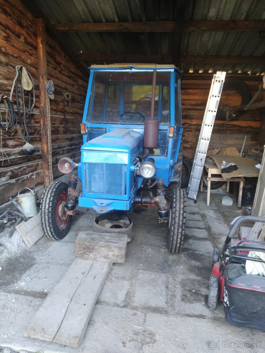 Traktor Zetor 4611