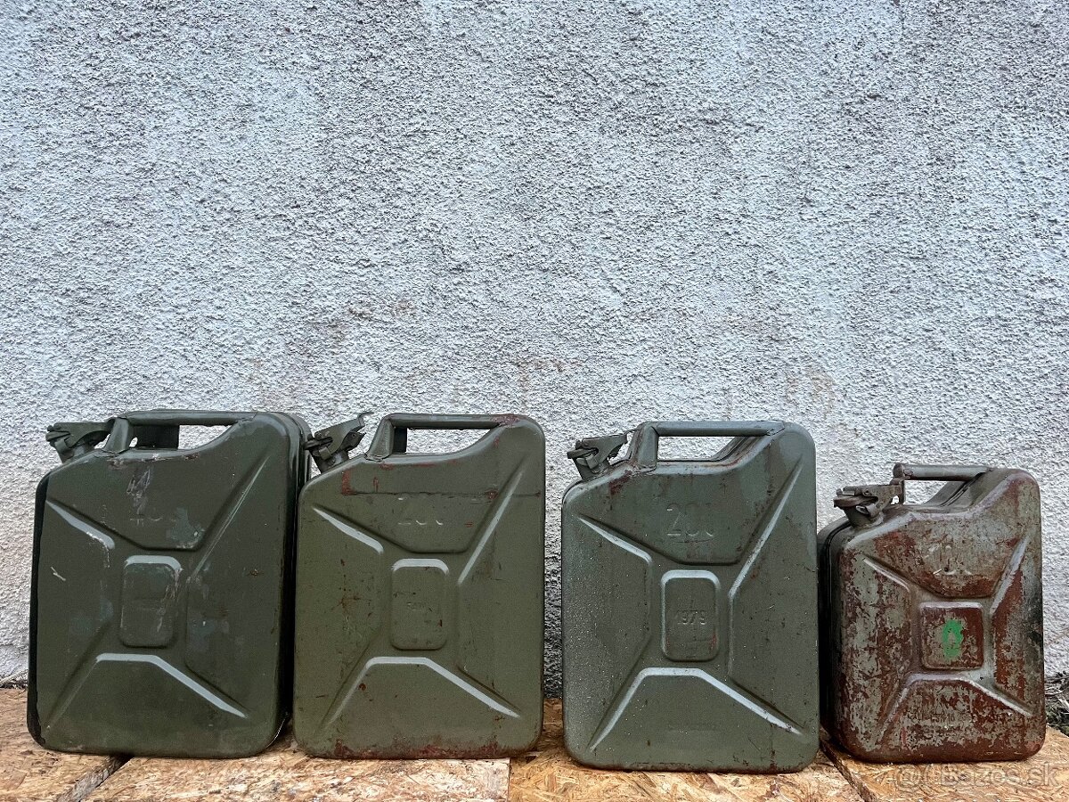 Vojenský plechový kanister (bandaska) - 1ks