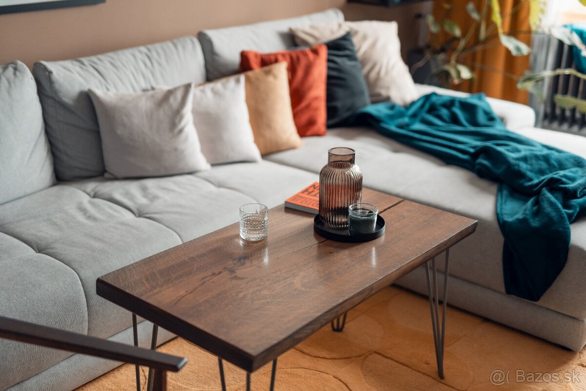 Drevený dubový stôl konferenčný