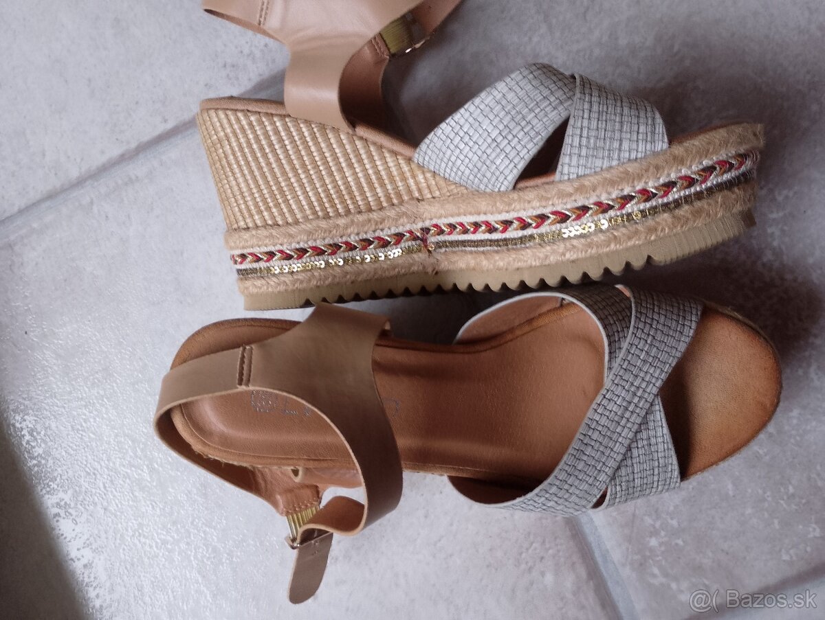 sandálky na platforme č.39