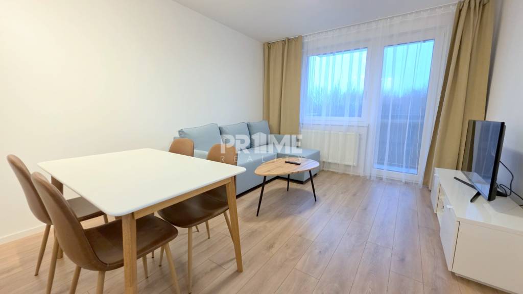 BÝVAJ PRVÝ V 2,5i byte, OVOC.SADY, BALKÓN,PARKING, Ivanska c