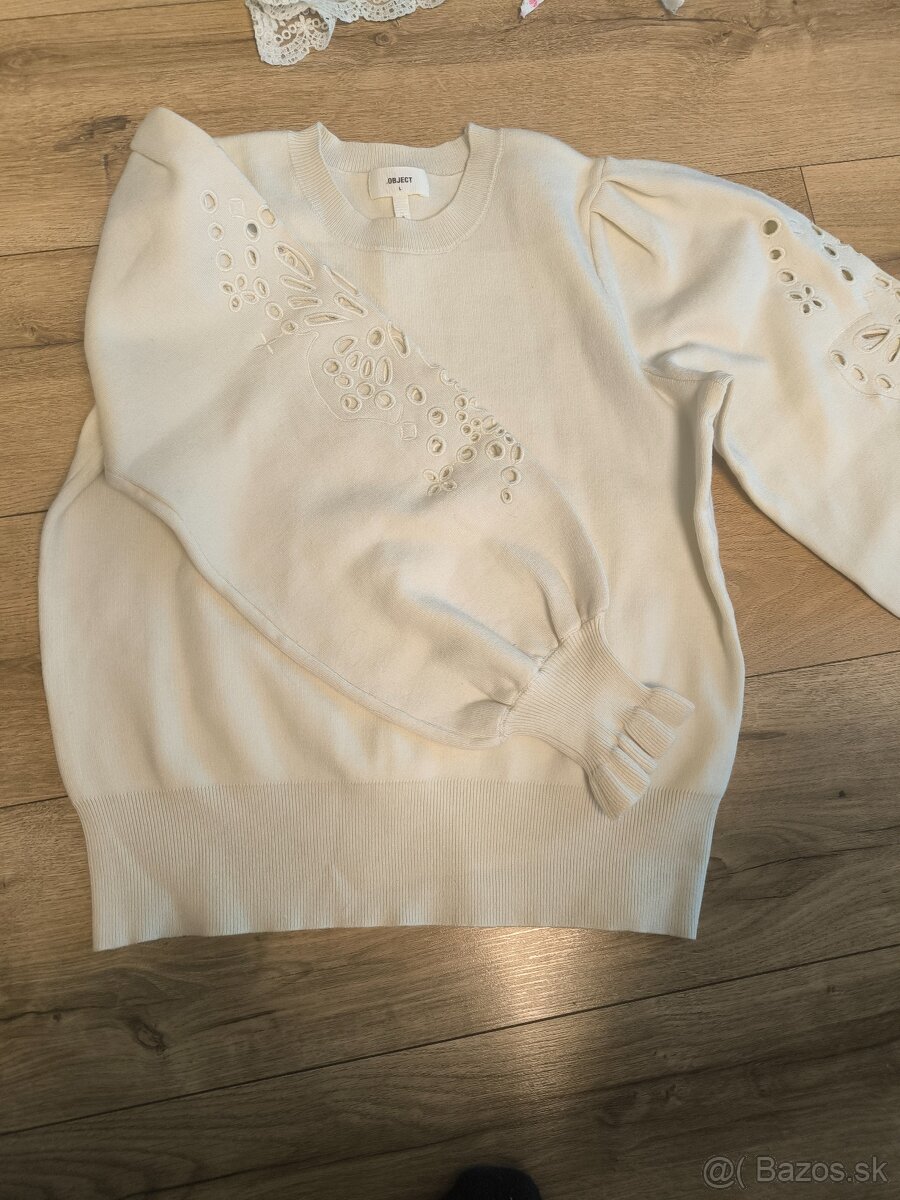 Predám dámske svetre