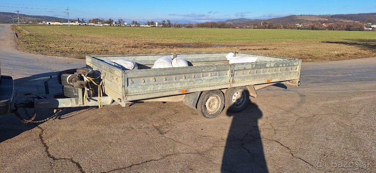 Prívesný vozík dvojnápravový