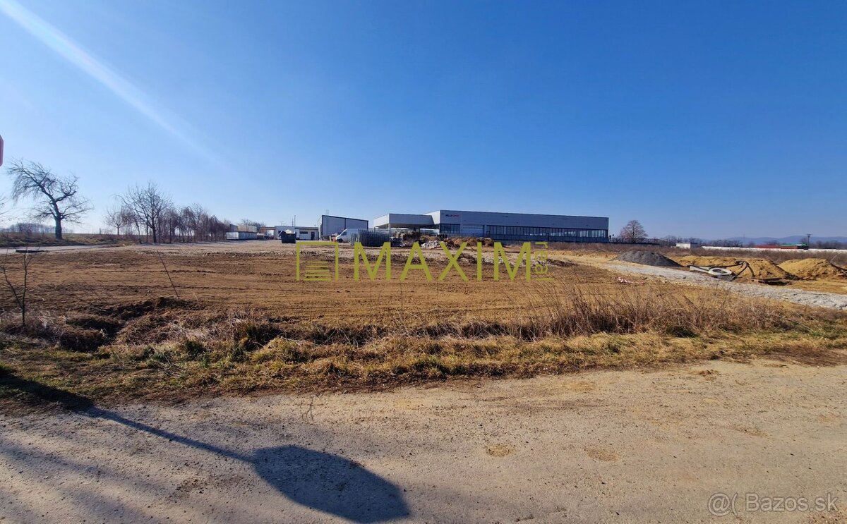 Stavebný pozemok 9060m2 v priemyselnej oblasti v obci Šelpic