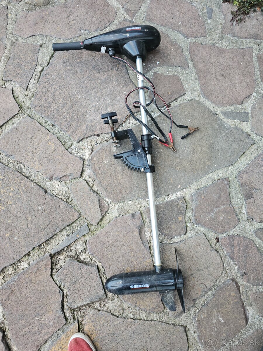 Lodný elektromotor