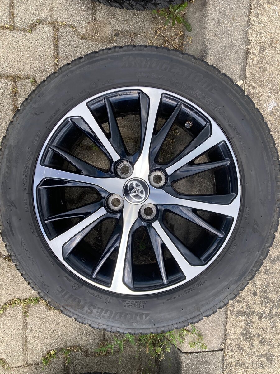 Original hliníkové kolesá na Toyota Yaris