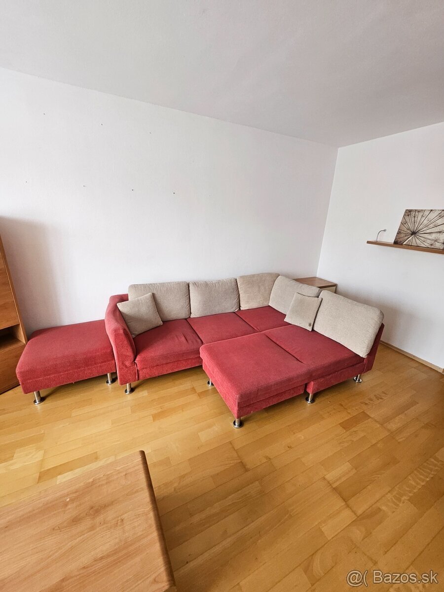 Predám rozkladací gauč, L tvaru, plus taburetka