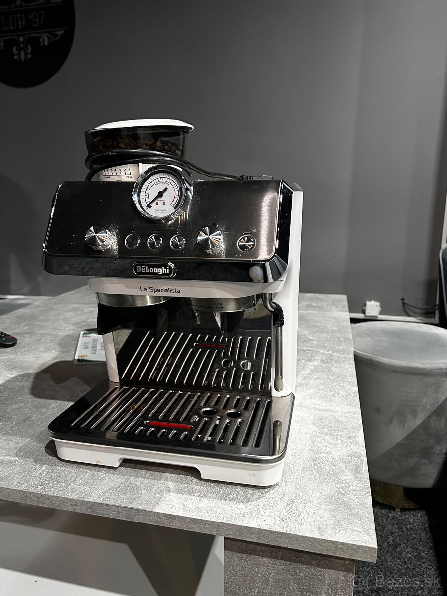 Pákový kávovar Delonghi