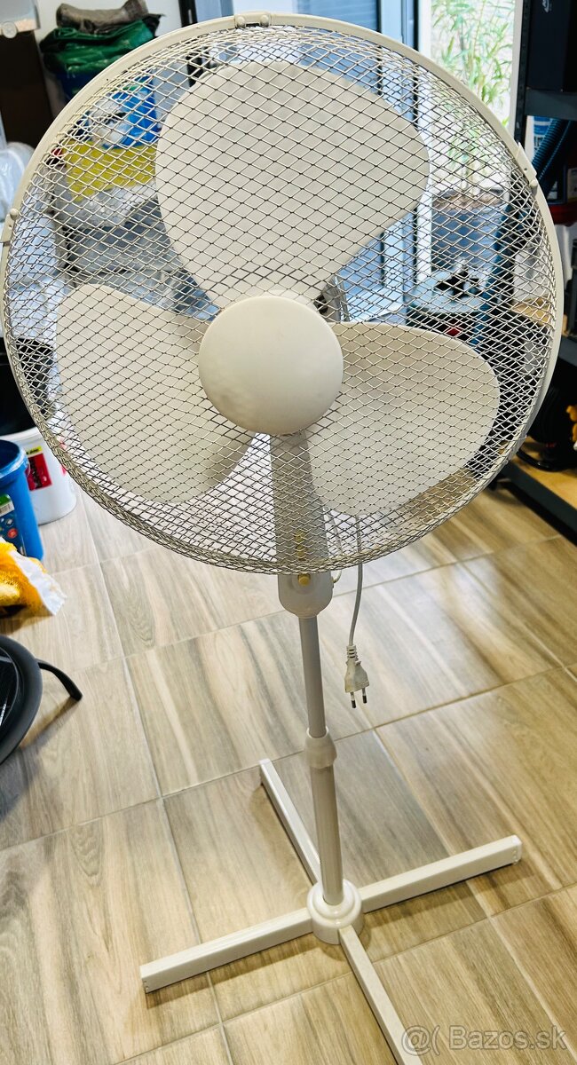 Biely ventilátor