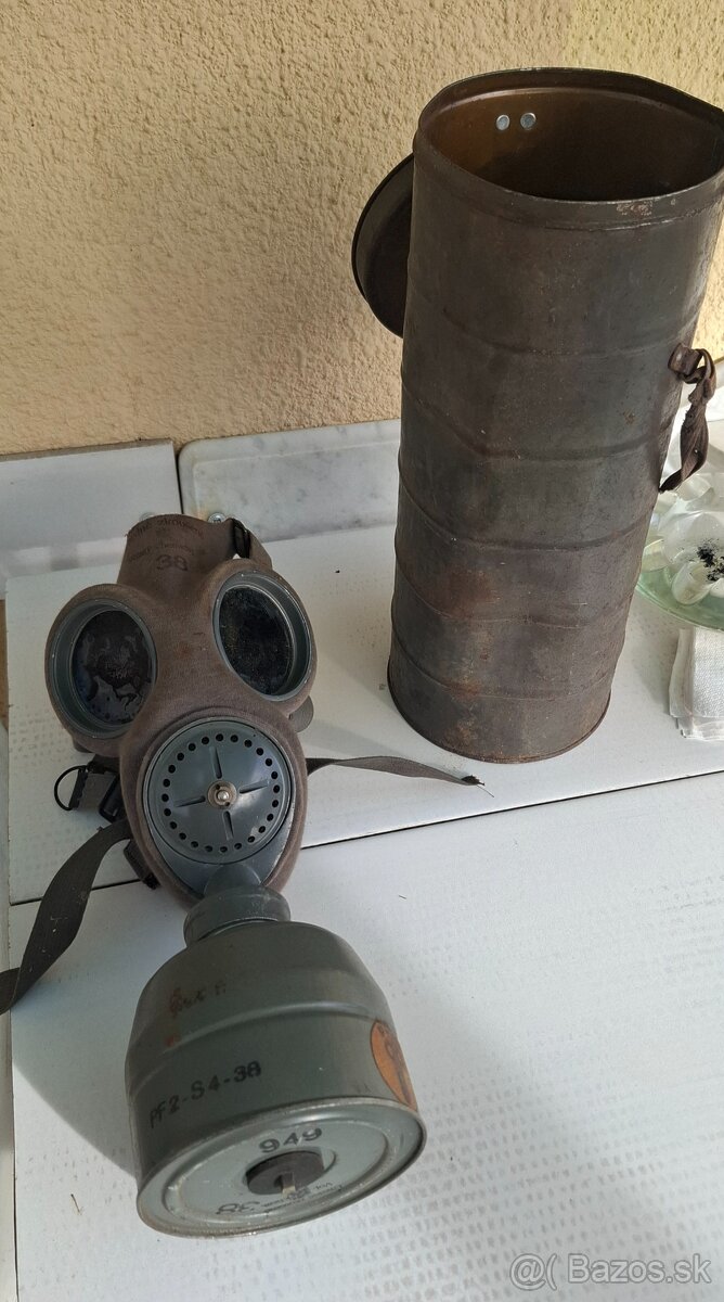 Nadpis: Plynová maska ČSR 1938 – originál s tubusom