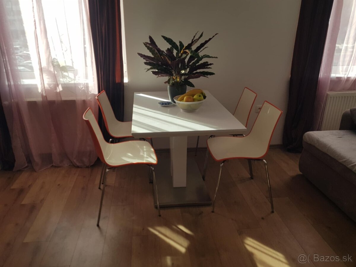 Prenájom - 2i byt, Galvaniho ulica, Bratislava - Ružinov