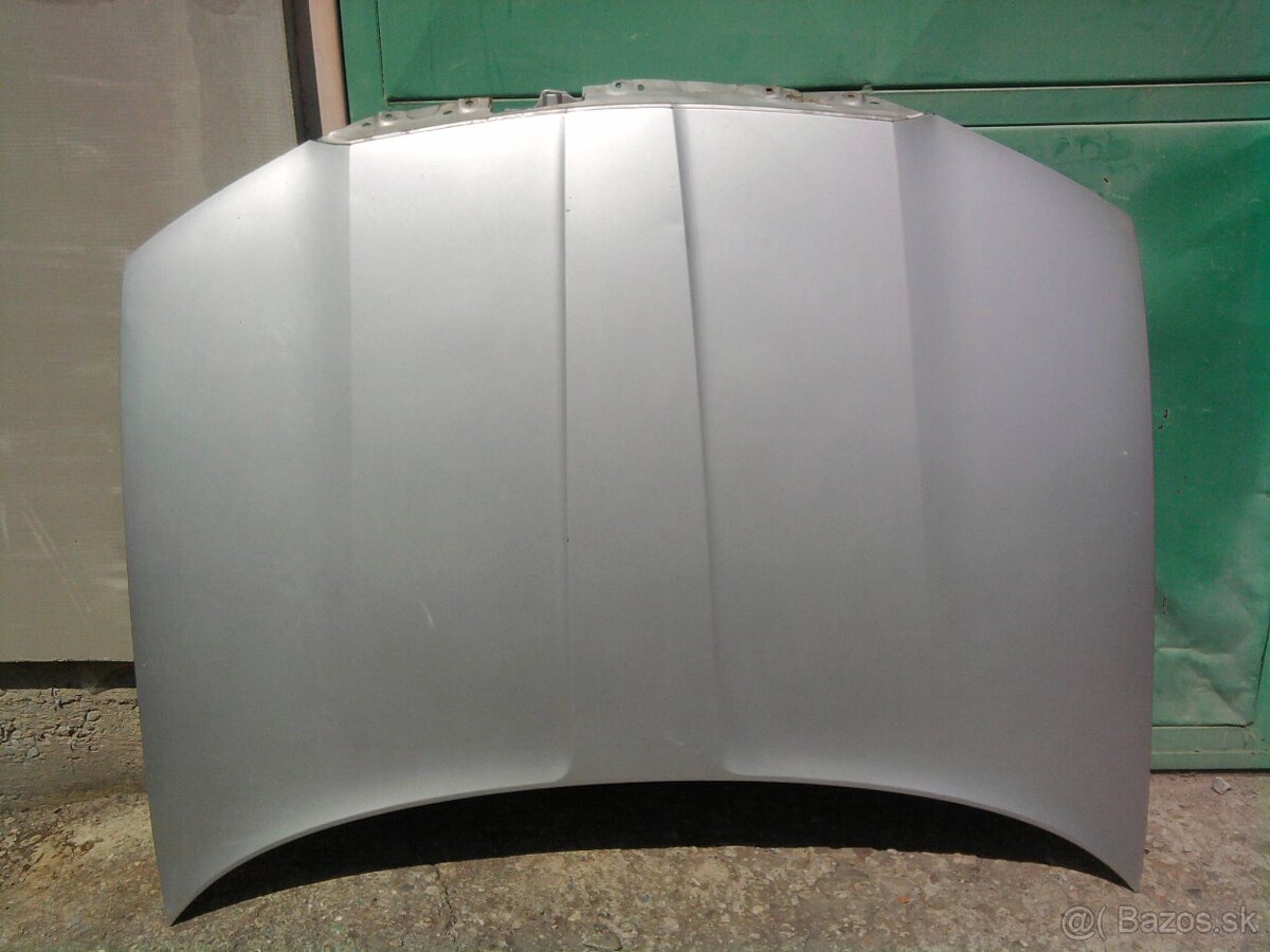 Skoda superb1 predna kapota