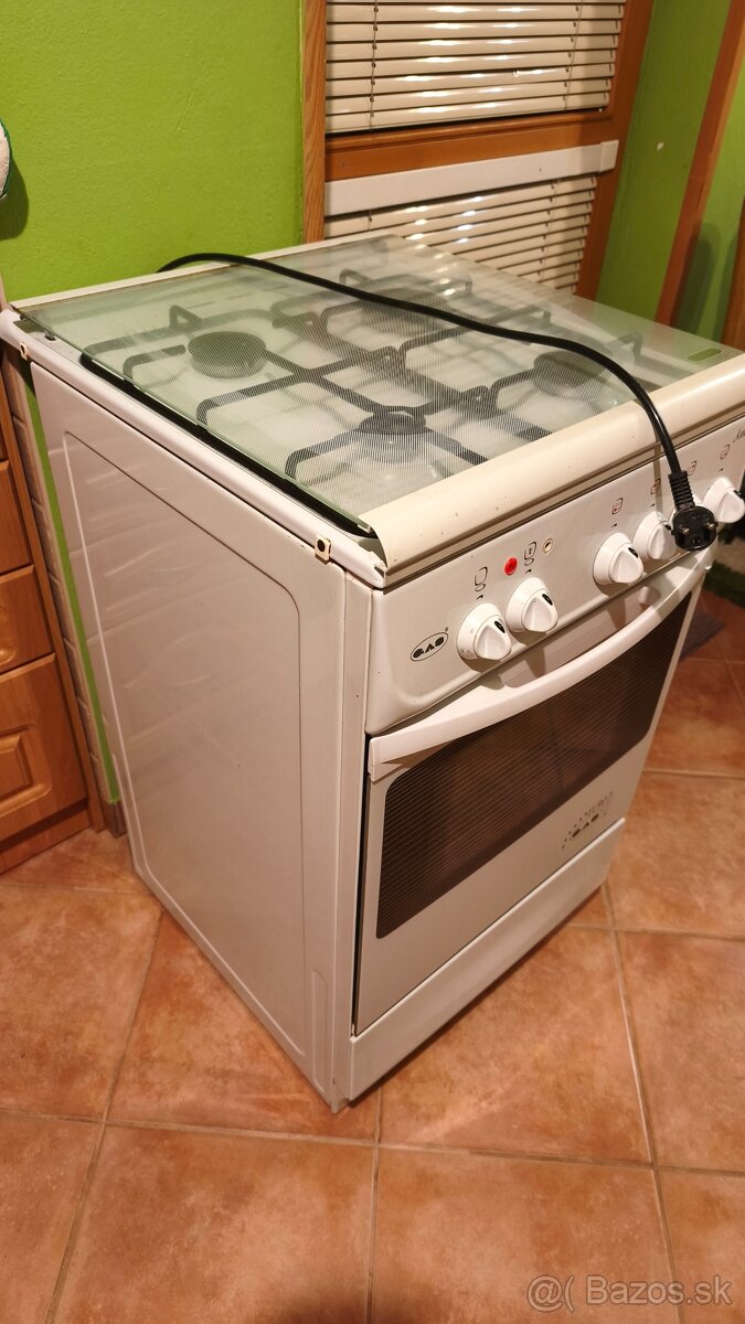 Kombinovany plynovy sporak