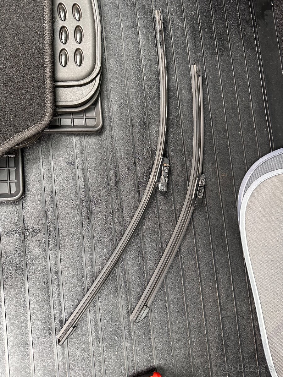 stierace, rohoze z golf 5 2009 combi, Servisna knizka pre go