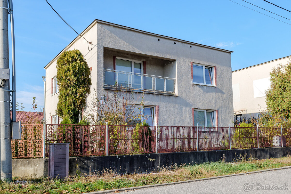Rezervovaný - Na predaj dvojpodlažný 5-izbový rodinný dom v