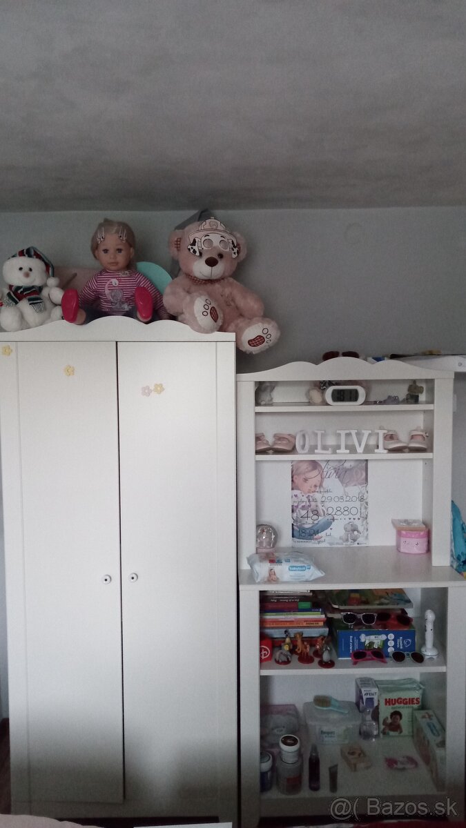 Izba pre bábätko (skrinka a knižnica) IKEA HENSVIK