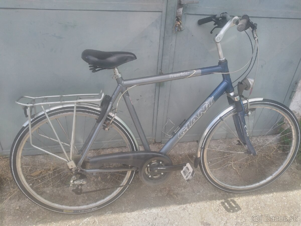 Cestný bicykel.