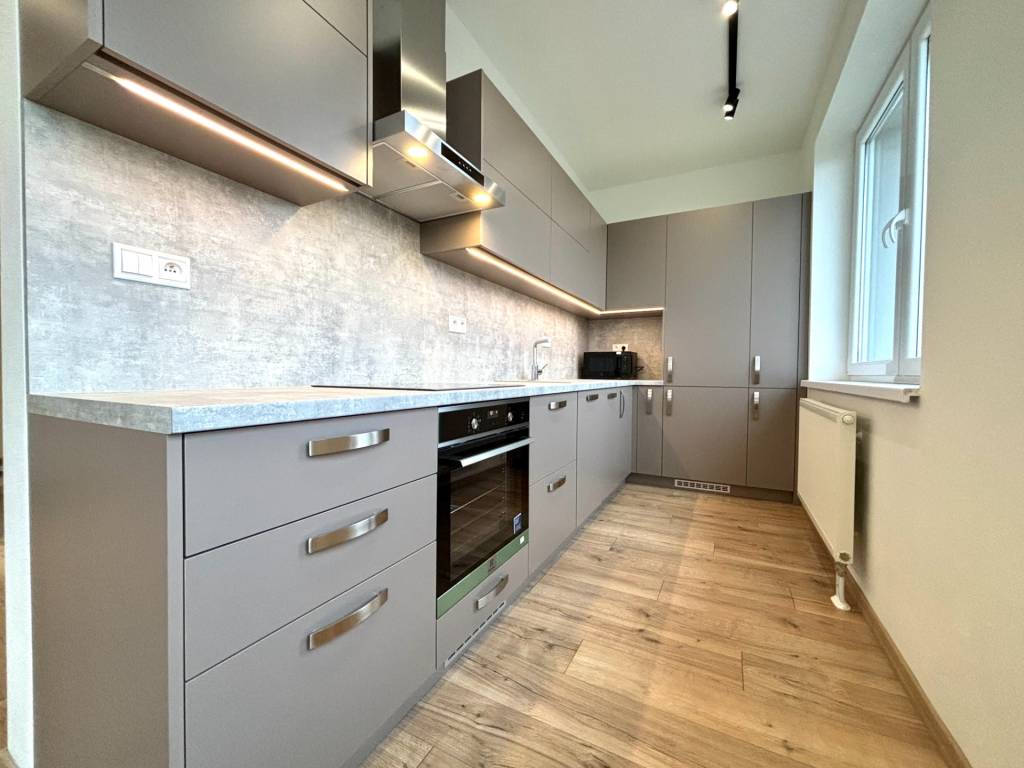 Na predaj 3 izb. byt, 86 m², Trenčín, ul. Zlatovská