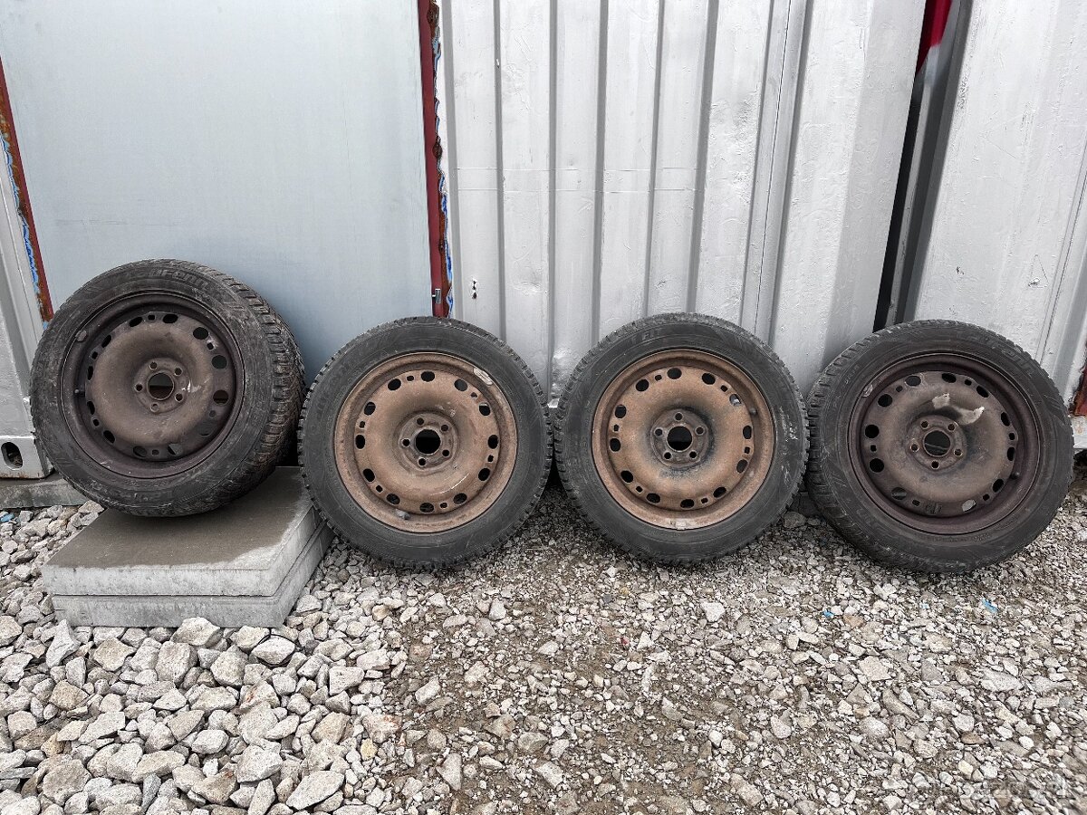 Škoda Fabia 2,Roomster zimna sada Laufenn 195/55 R15 85H