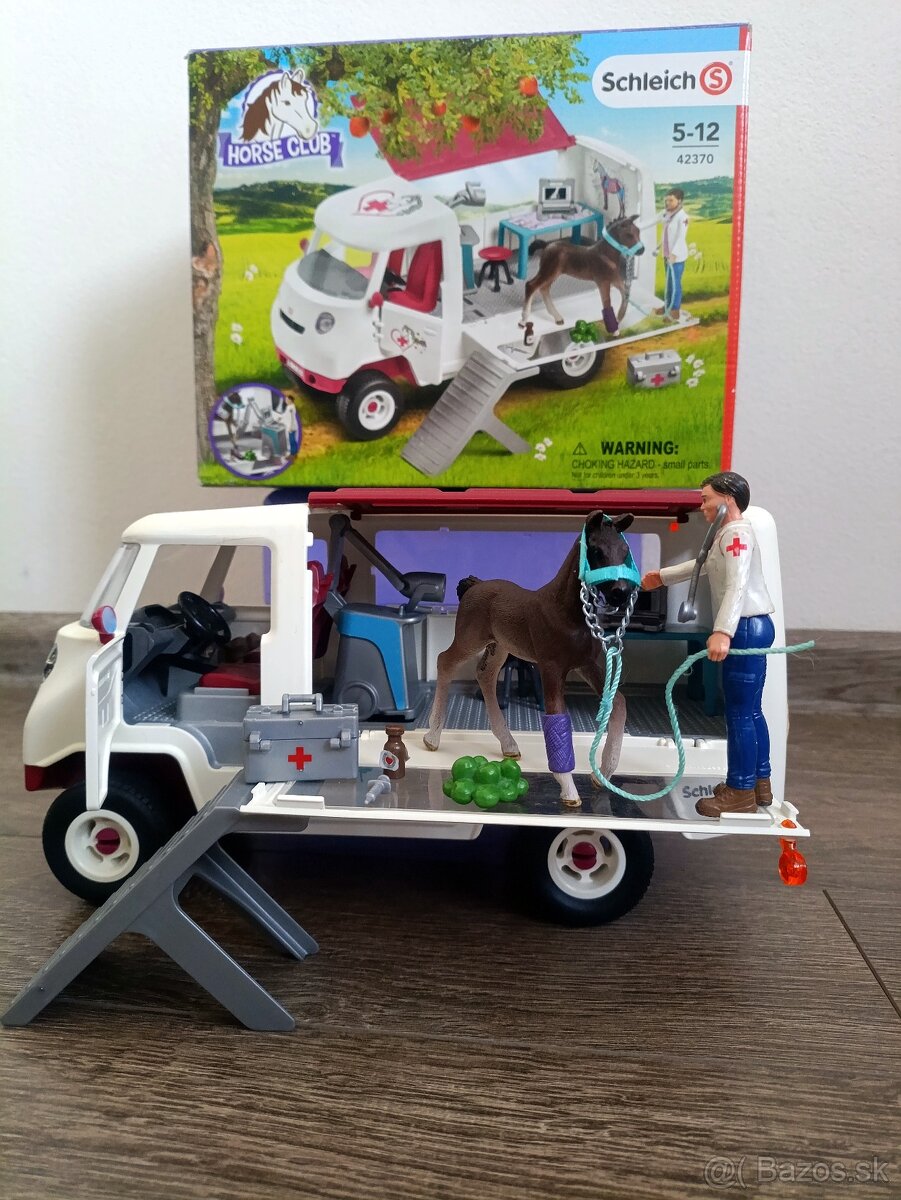 Nová SCHLEICH 42370 veterinárna klinika so žriebäťom