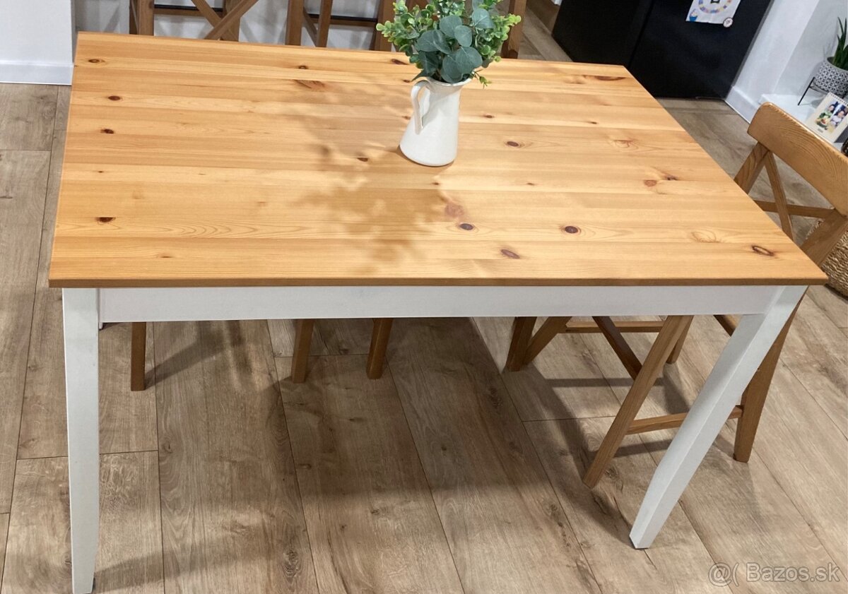 Jedálenský stôl IKEA