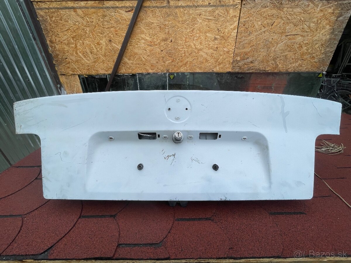 Zadný kufor e36