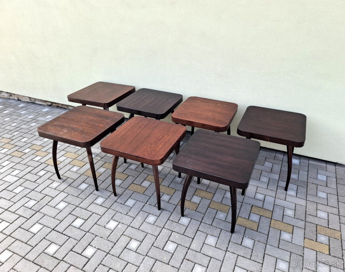 Konferenční stolek Halabala "pavouk" po renovaci