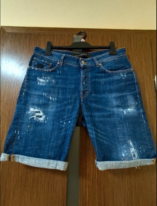 Panske riflové shortky John Richmond ako nove,vel.44