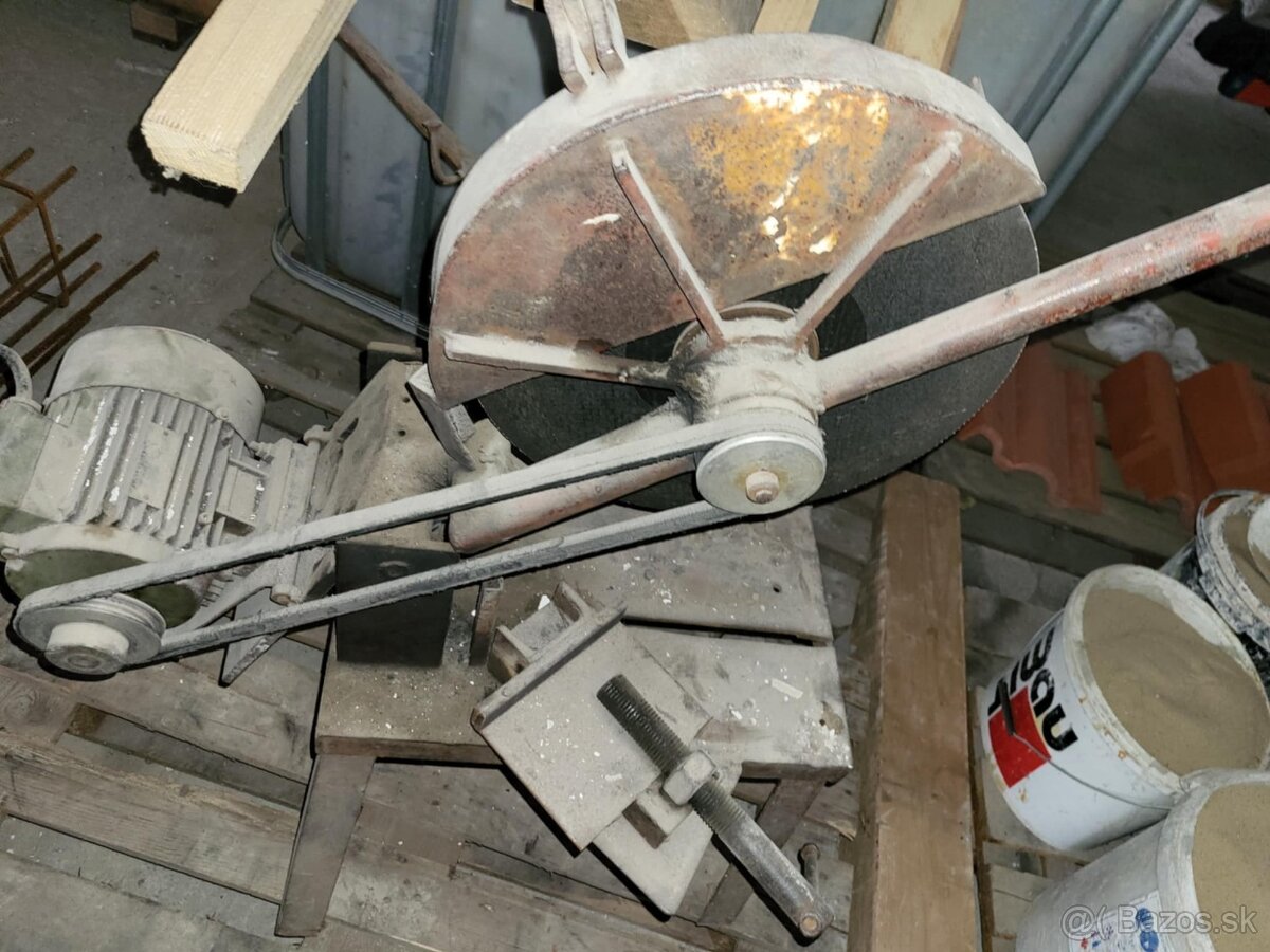 Elektrická kotúčová pila na kov