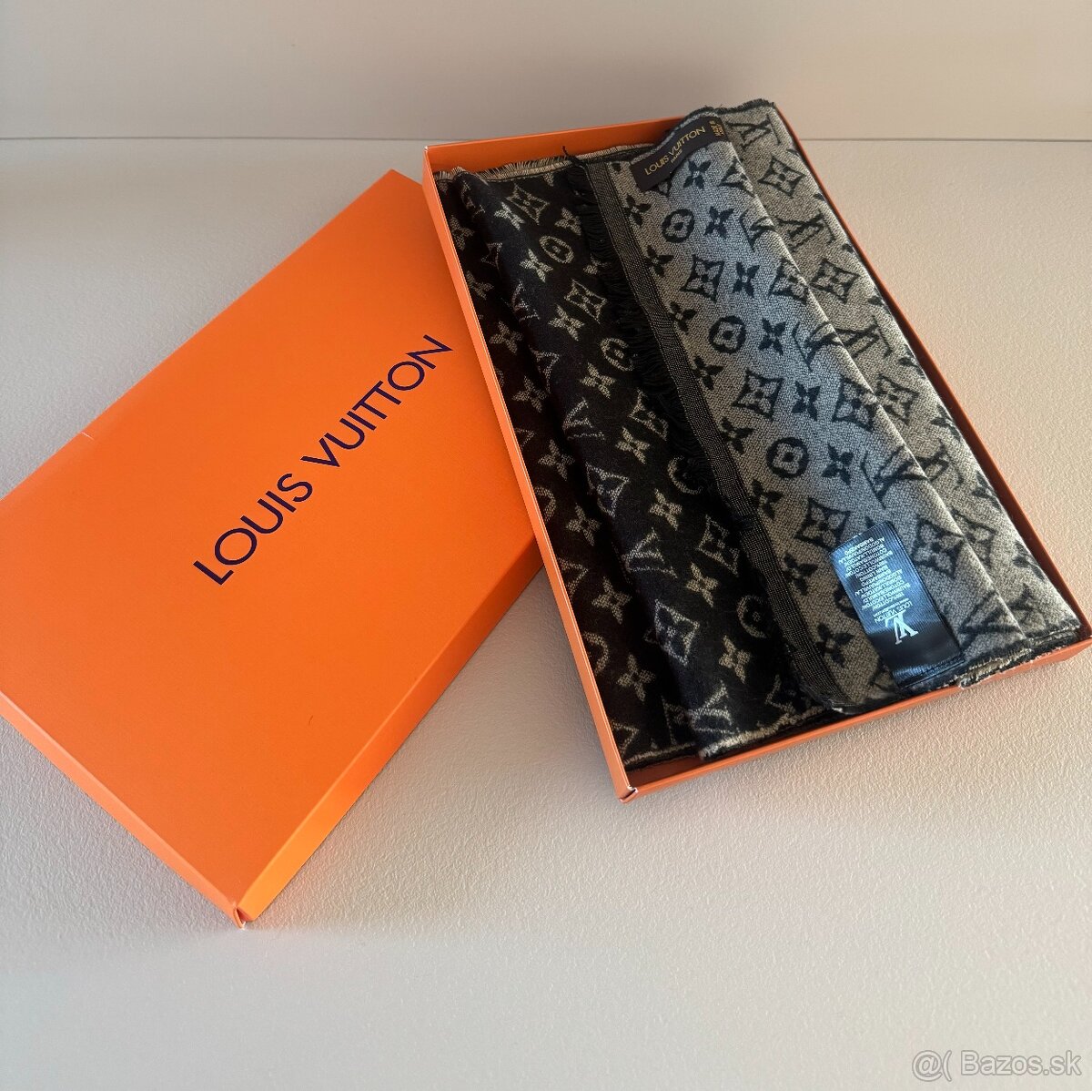 Krásny vlnený šál - Louis VUITTON