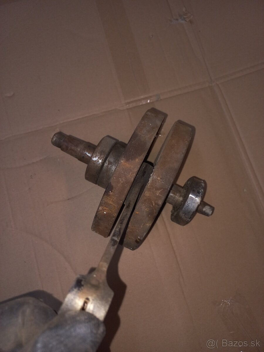 Jawa 250 353 kluka na repas