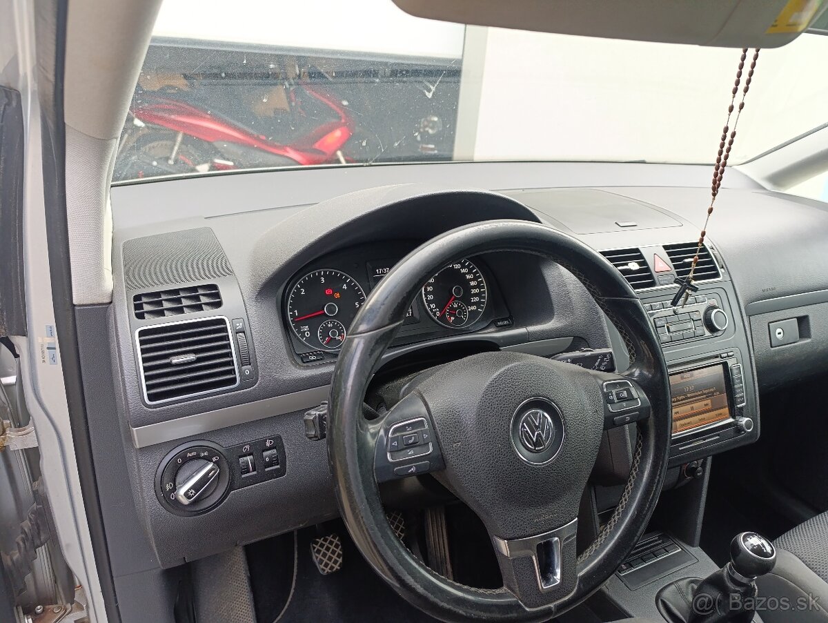VW TOURAN 1.6TDi 77kW 2011