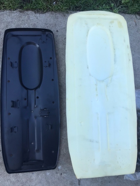 Sedadlo na Jawa 350/634 - nové /plech, molitan, poťah, spony