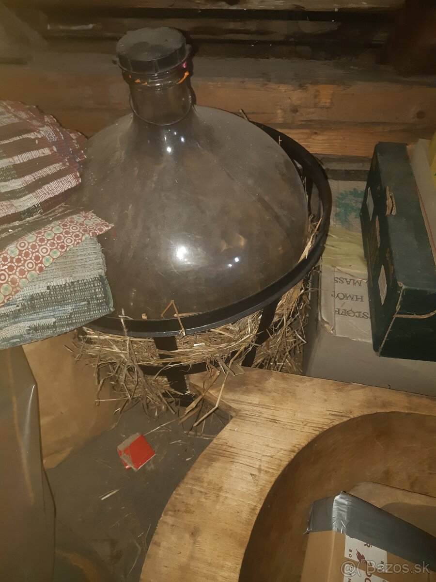 Demizon s košom
