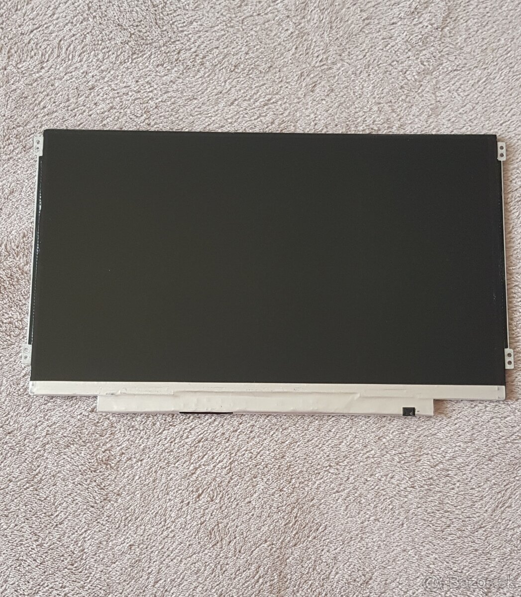 LCD 11.6 HD SLIM 40 PIN S úchytom