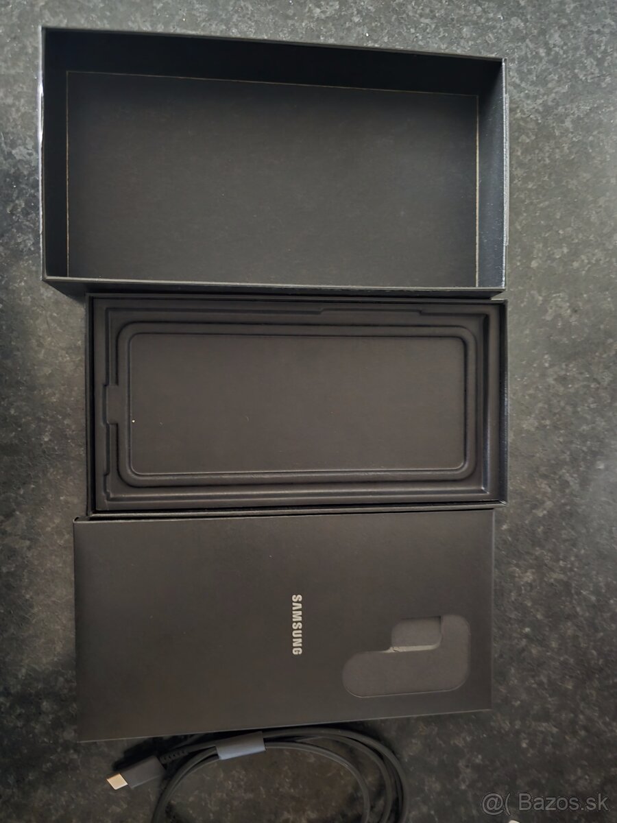 Vymenim Samsung S24 Ultra 256G za Iphone