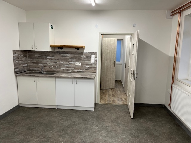 Prenájom 2 izbový dom Nitra, Novozámocka s parkovaním
