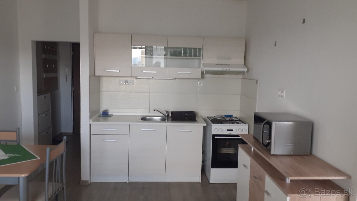 1-izbový byt (41 m²) s lodžiou v Účku, B. Bystrica - Sásová