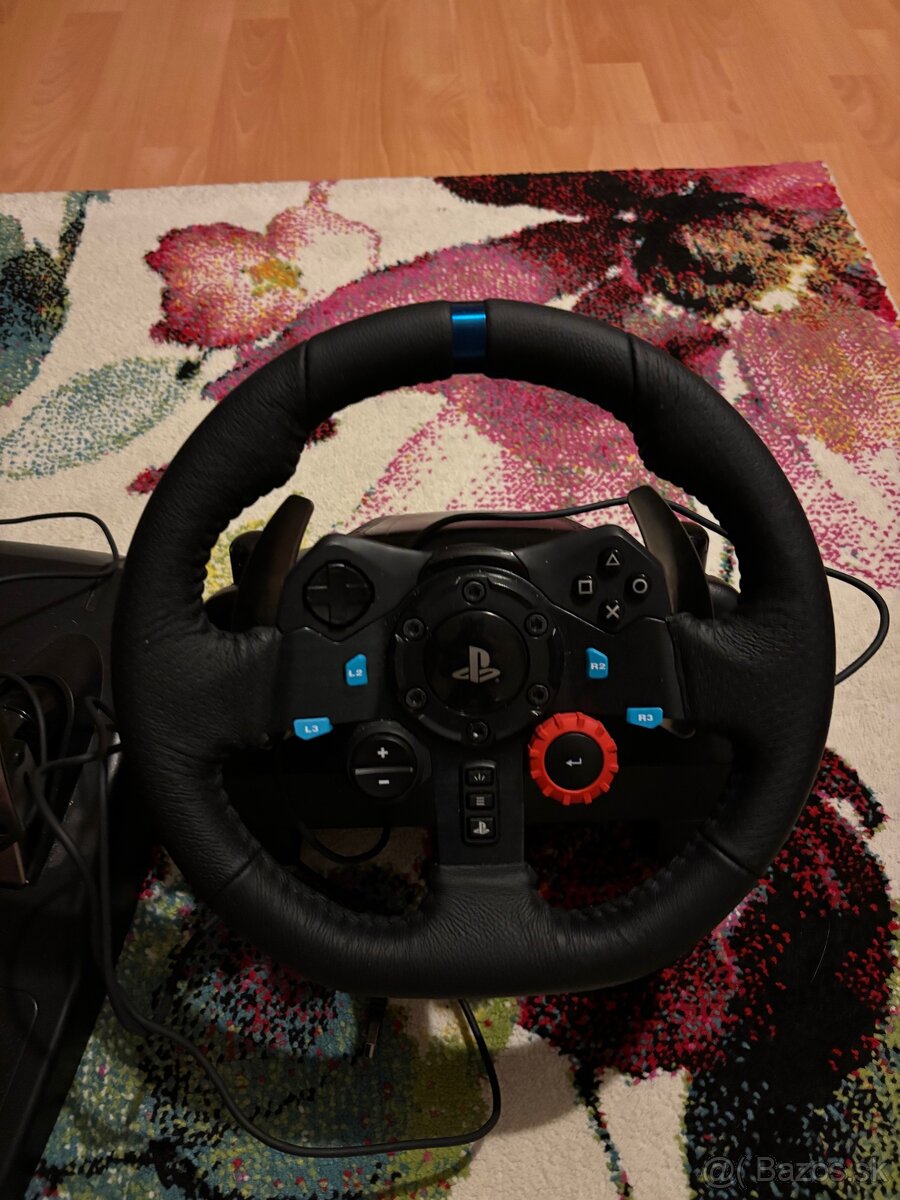 Predám volant Logitech G29 (PS5/PS4/PC)