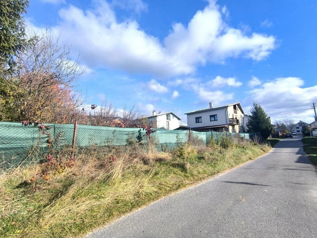 ZNOVU V PONUKE-PADNUTÁ REZERVÁCIA KRÁSNY ZAUJÍMAVO RIEŠENÝ 