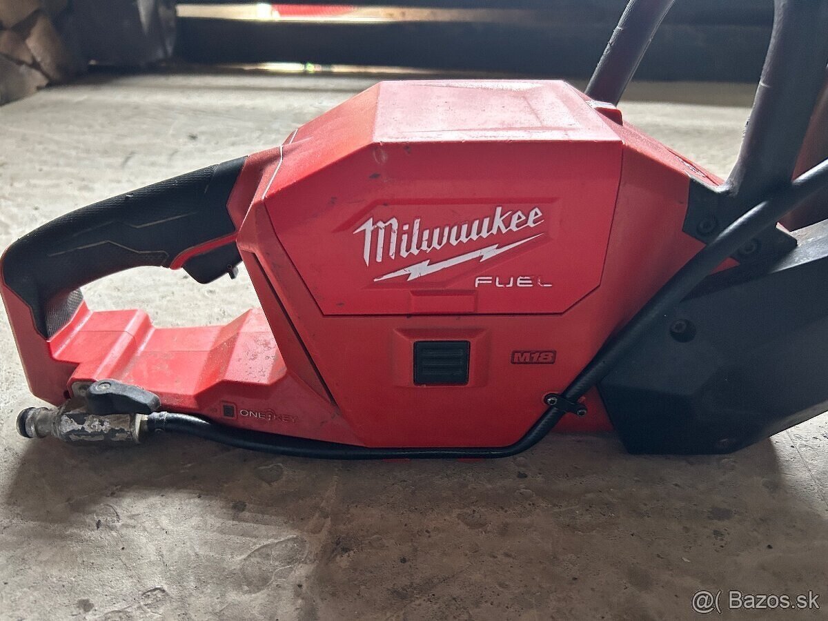 Milwaukee M18 FCOS230 – bezuhlíková rezná píla 230 mm, 18V,