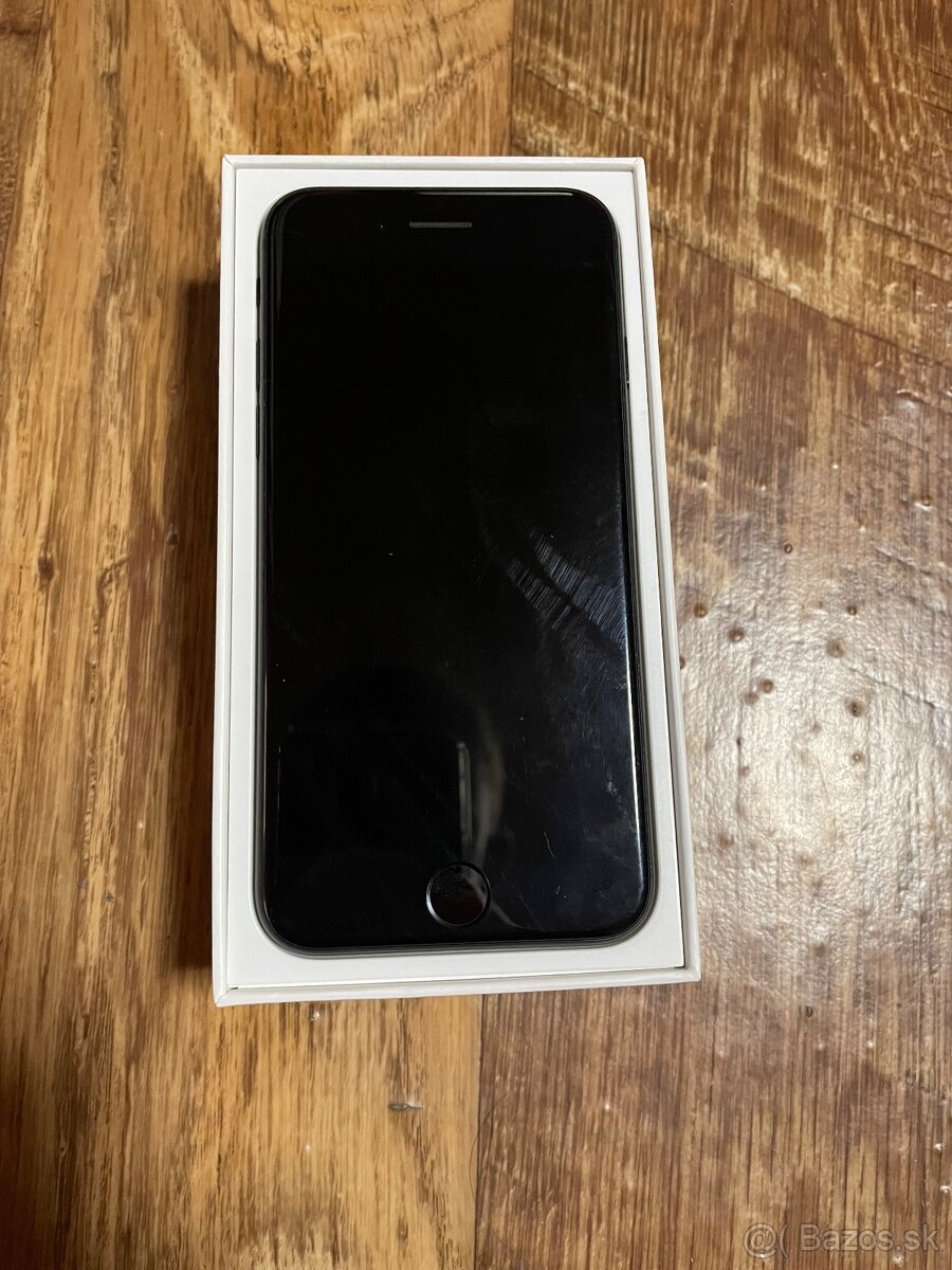 iPhone SE 2020 – 64 GB, veľmi zachovalý