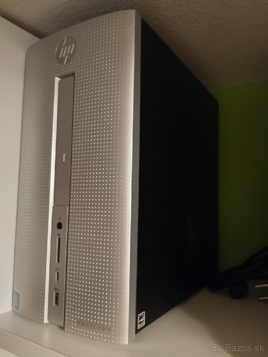 HP Pavilón 570-p050nc Silver + klávesnica a myš
