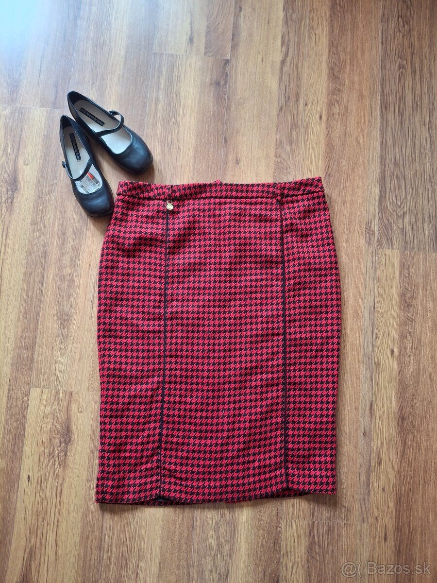 Kvalitná hrubšia sukňa XXXL / 46