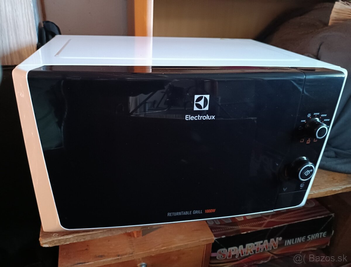 Mikrovlnná rúra Electrolux