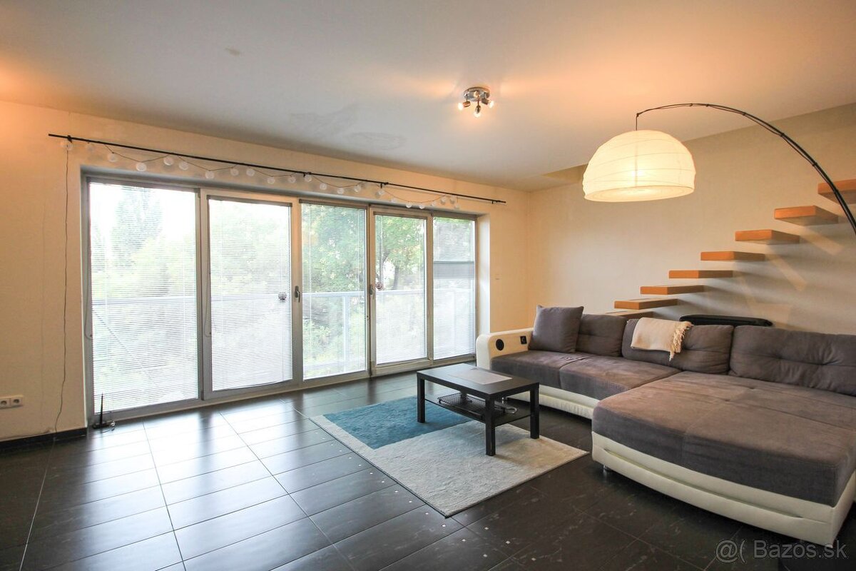 PREDAJ: Priestranný 3-izbový mezonet s terasou v atraktívnej