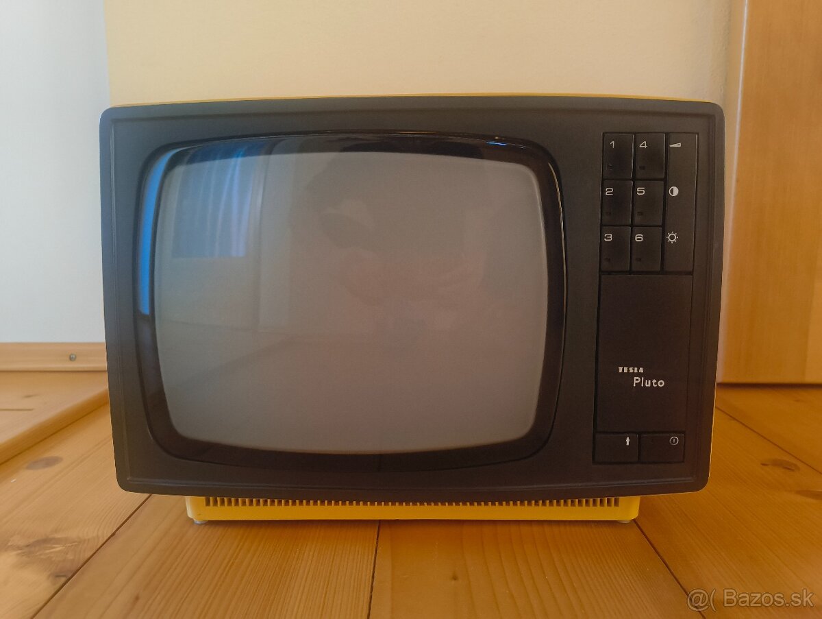 Televízor Tesla Pluto (4159 AB)