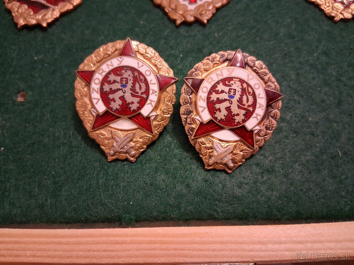 Predam stare odznaky