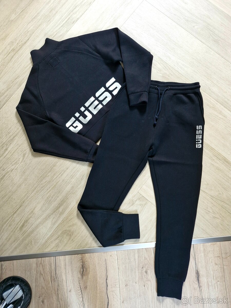 Guess cierno strieborna teplakova suprava